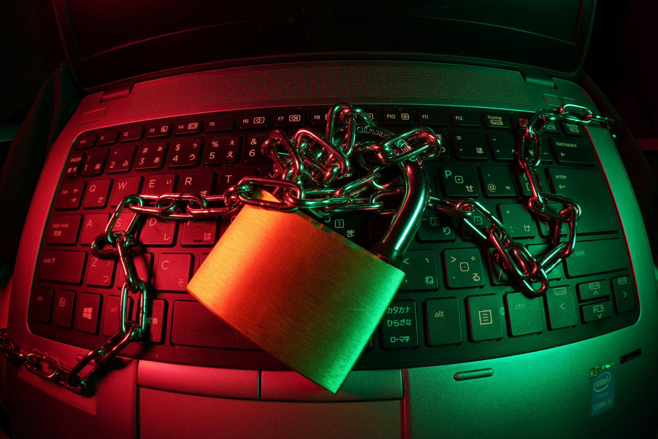 La amenaza interna: lecciones del ‘Kill Switch’ que paralizó a una empresa